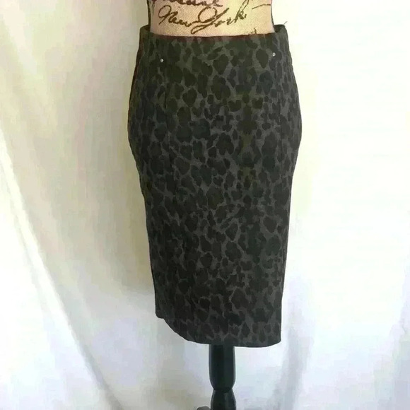 89th & Madison Dresses & Skirts - 89th & Madison Pencil Skirt